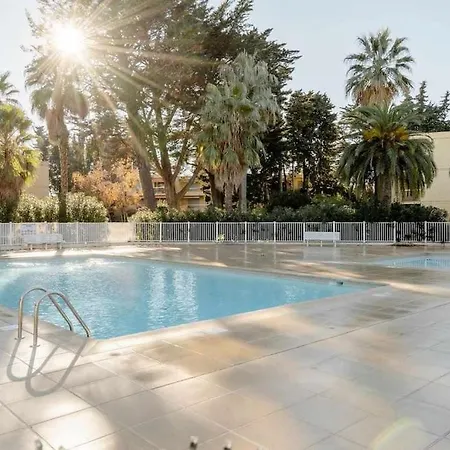Spacieux 2 Pieces Au Calme A 5 Min Des Plages Apartment